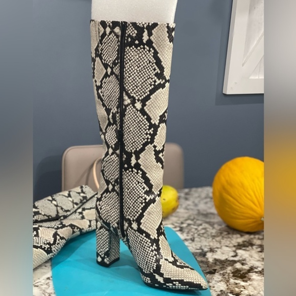 INC  NWT Painton Blk Heel Boots woman’s size 7.5 - Picture 3 of 14